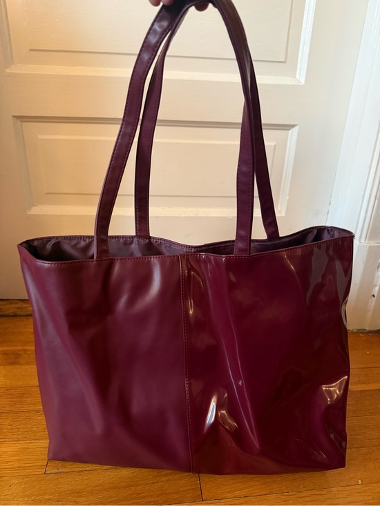 Handbags - Classic Women’s Tote Bag in Deep Wine